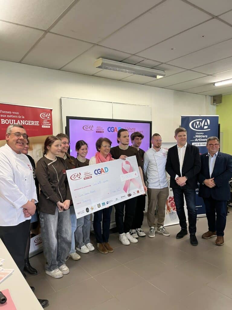 Remise de don par la CMA auprès de la référente des haut-de-France, Annie Brousse.
